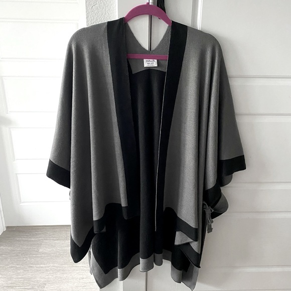 Dillards Color Block Reversible Poncho Shawl Wrap - Picture 6 of 8